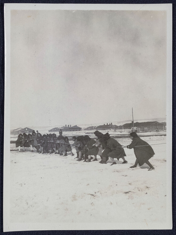 Children play tug-of-war in the snow. Alexandropol, c. 1923–1926.