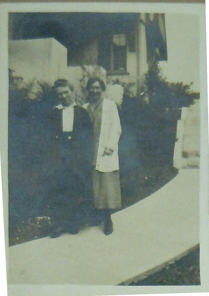 Gertrude and Amy Anthony, c. 1919