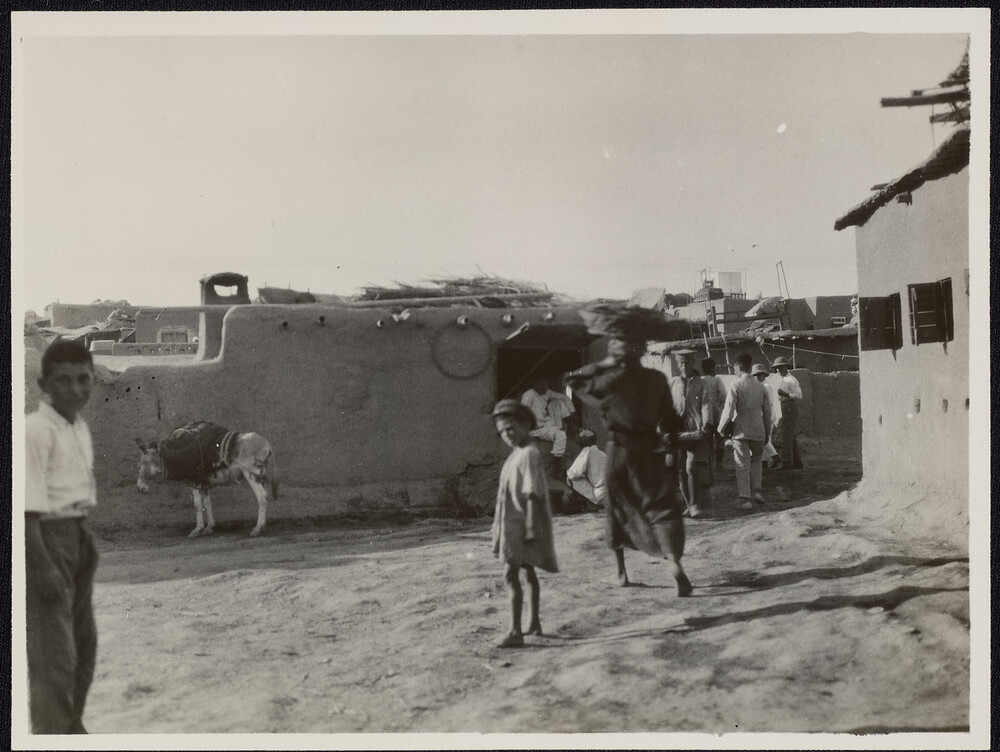 Shelters in the Nestorian refugee camp. Baghdad, 1927.