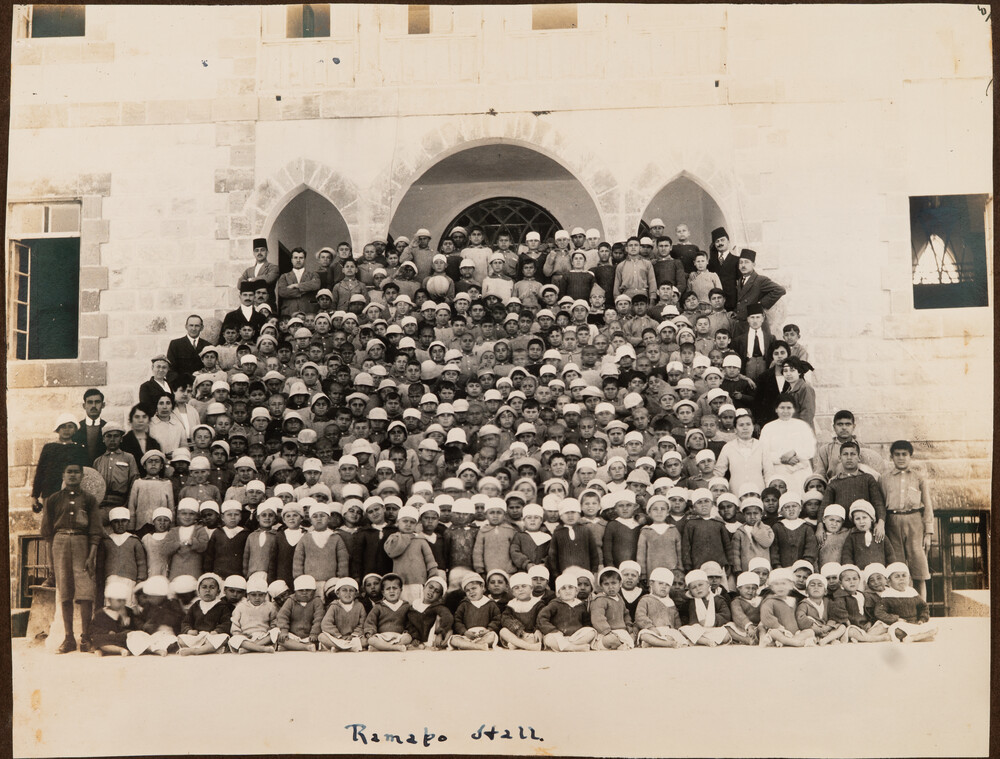 Children and staff fill the entrance of Ramapo Hall. Miamia, 1922.